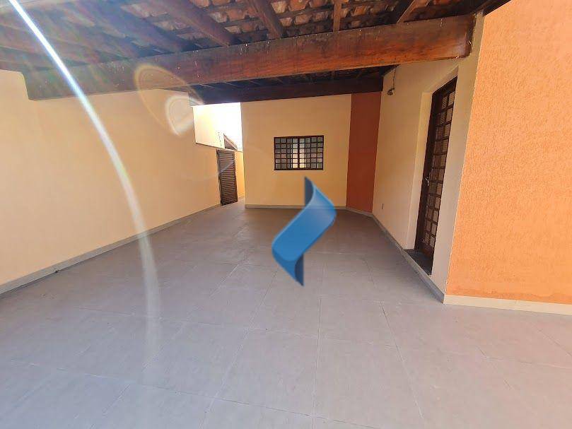 Casa para alugar com 3 quartos, 108m² - Foto 3