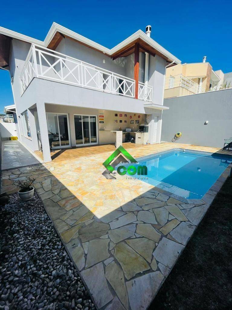 Casa de Condomínio à venda com 3 quartos, 226m² - Foto 2