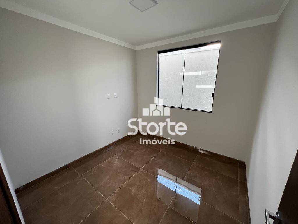 Casa à venda com 3 quartos, 213m² - Foto 9