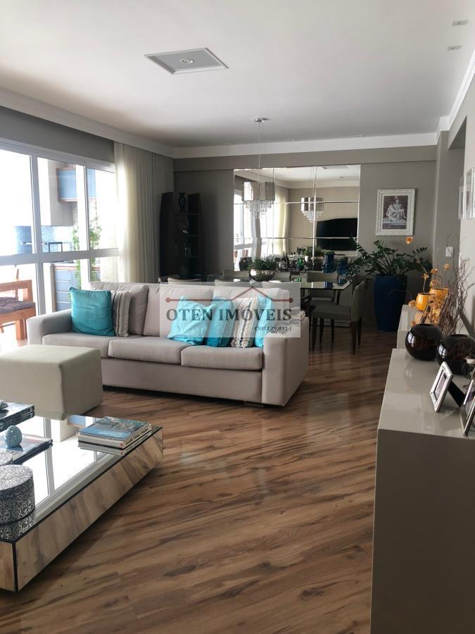 Apartamento à venda com 3 quartos, 142m² - Foto 1