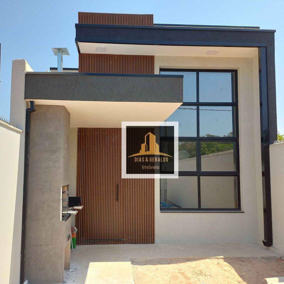 Casa à venda com 2 quartos, 70m² - Foto 1