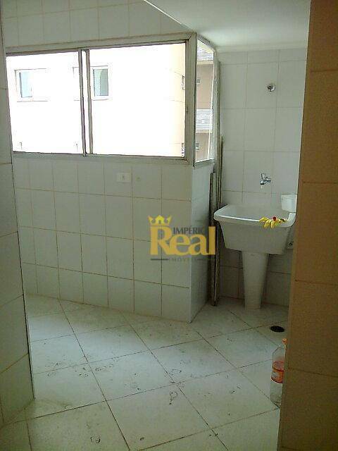 Apartamento à venda com 3 quartos, 81m² - Foto 2