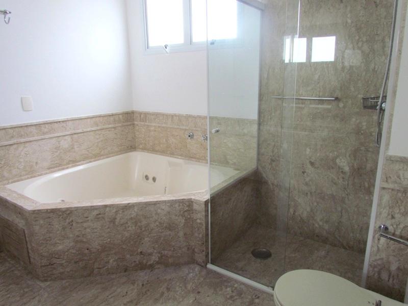 Apartamento para alugar com 4 quartos, 226m² - Foto 13