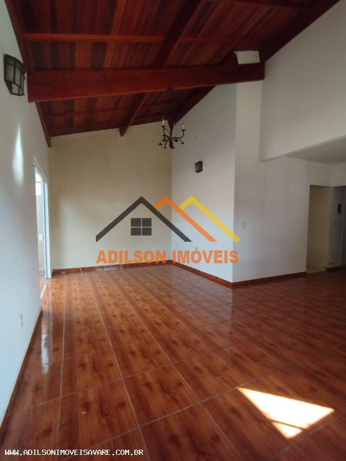 Casa à venda com 2 quartos, 300m² - Foto 1