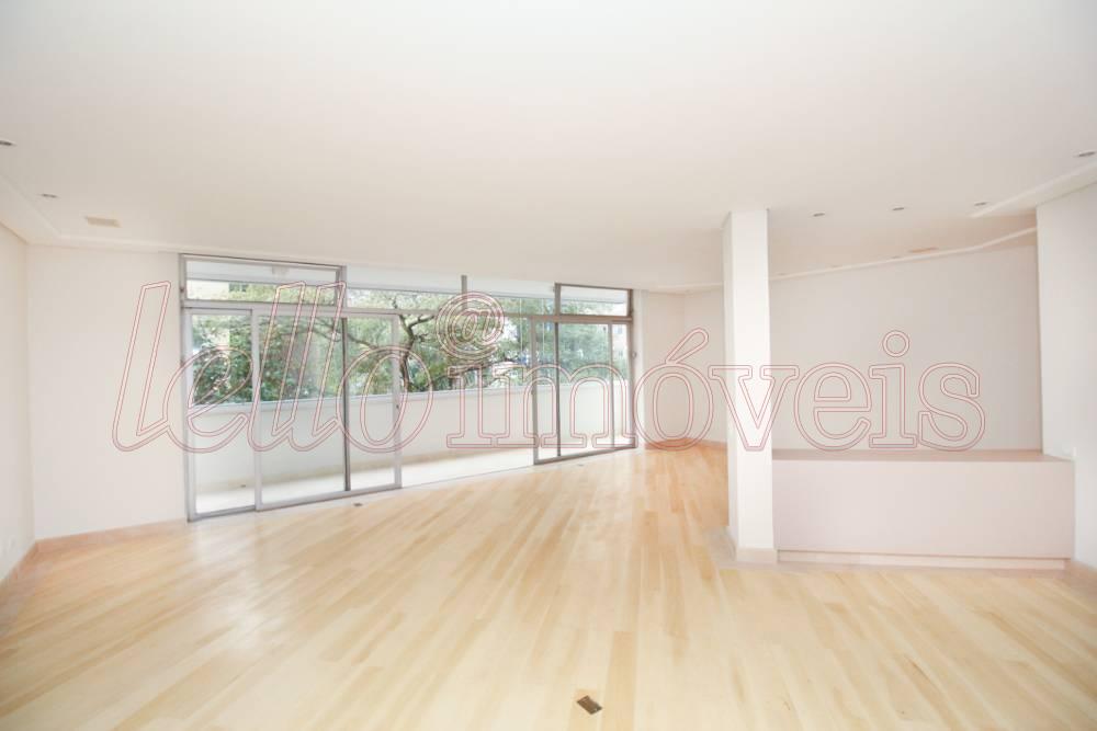 Apartamento para alugar com 4 quartos, 307m² - Foto 2