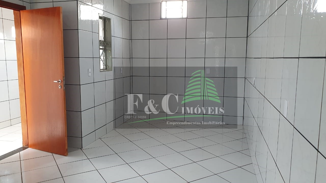 Casa para alugar com 2 quartos, 125m² - Foto 13