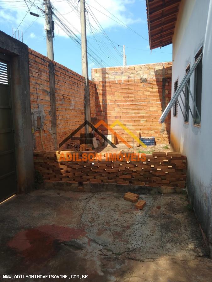 Casa à venda com 2 quartos, 200m² - Foto 3