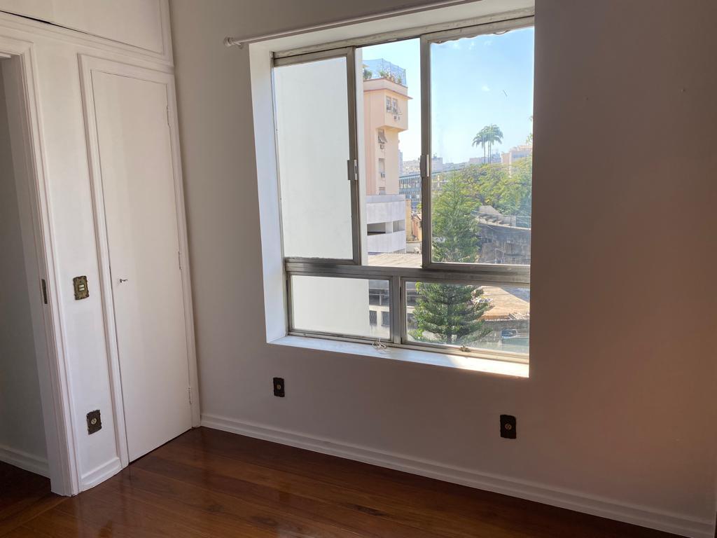 Apartamento à venda com 4 quartos, 140m² - Foto 19