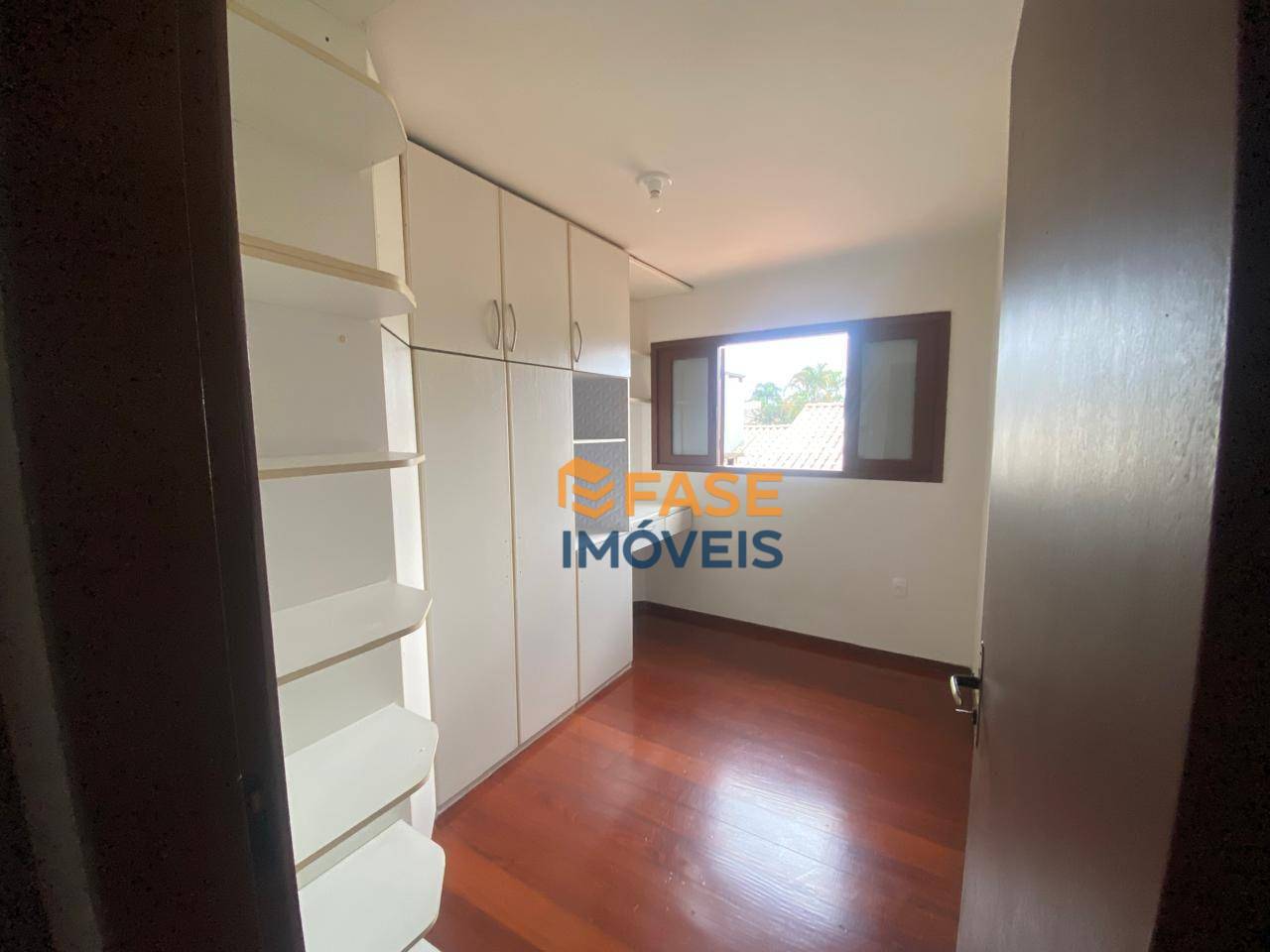 Casa à venda com 4 quartos, 223m² - Foto 9