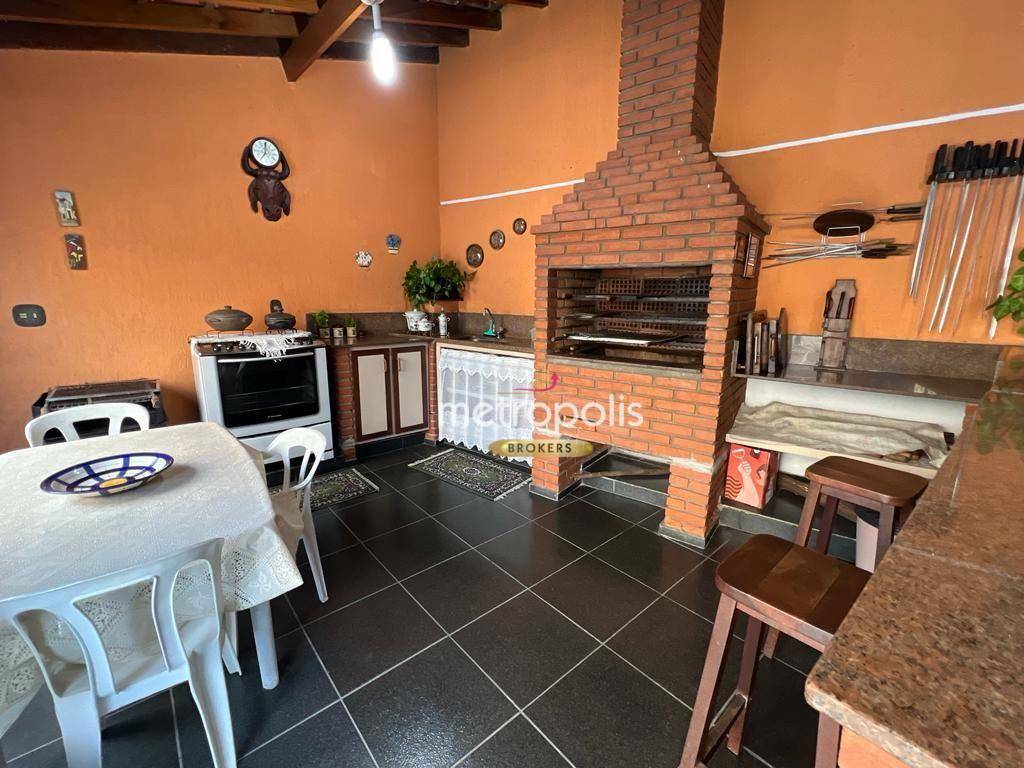 Casa à venda com 3 quartos, 340m² - Foto 22