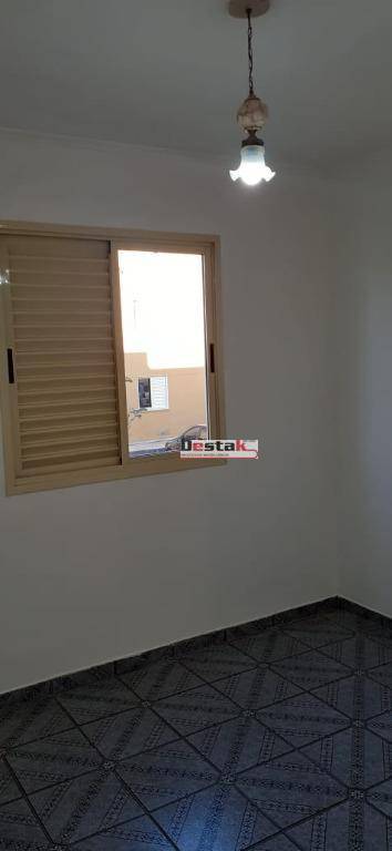 Apartamento à venda com 2 quartos, 44m² - Foto 20