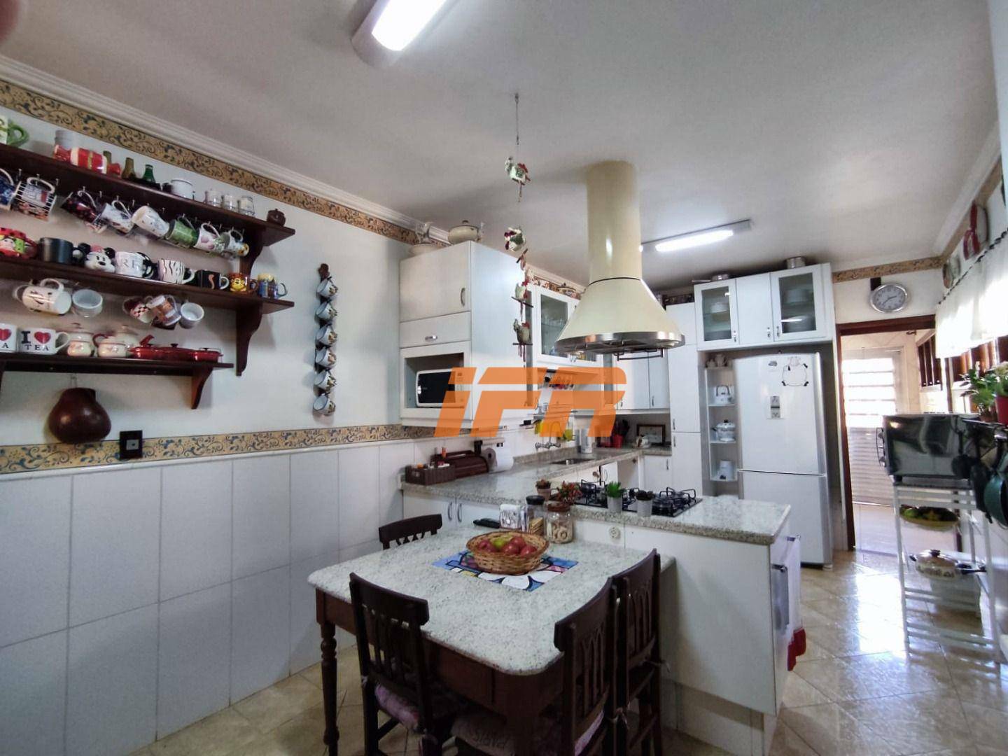 Sobrado à venda com 4 quartos, 300m² - Foto 56