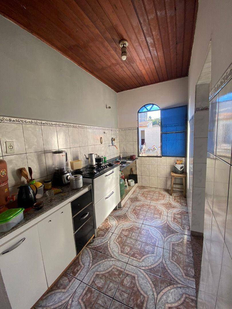 Casa à venda com 6 quartos, 250m² - Foto 10