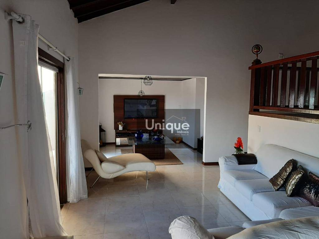 Casa à venda com 4 quartos, 227m² - Foto 6