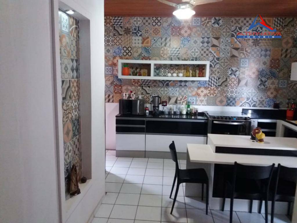 Casa à venda com 3 quartos, 300m² - Foto 14