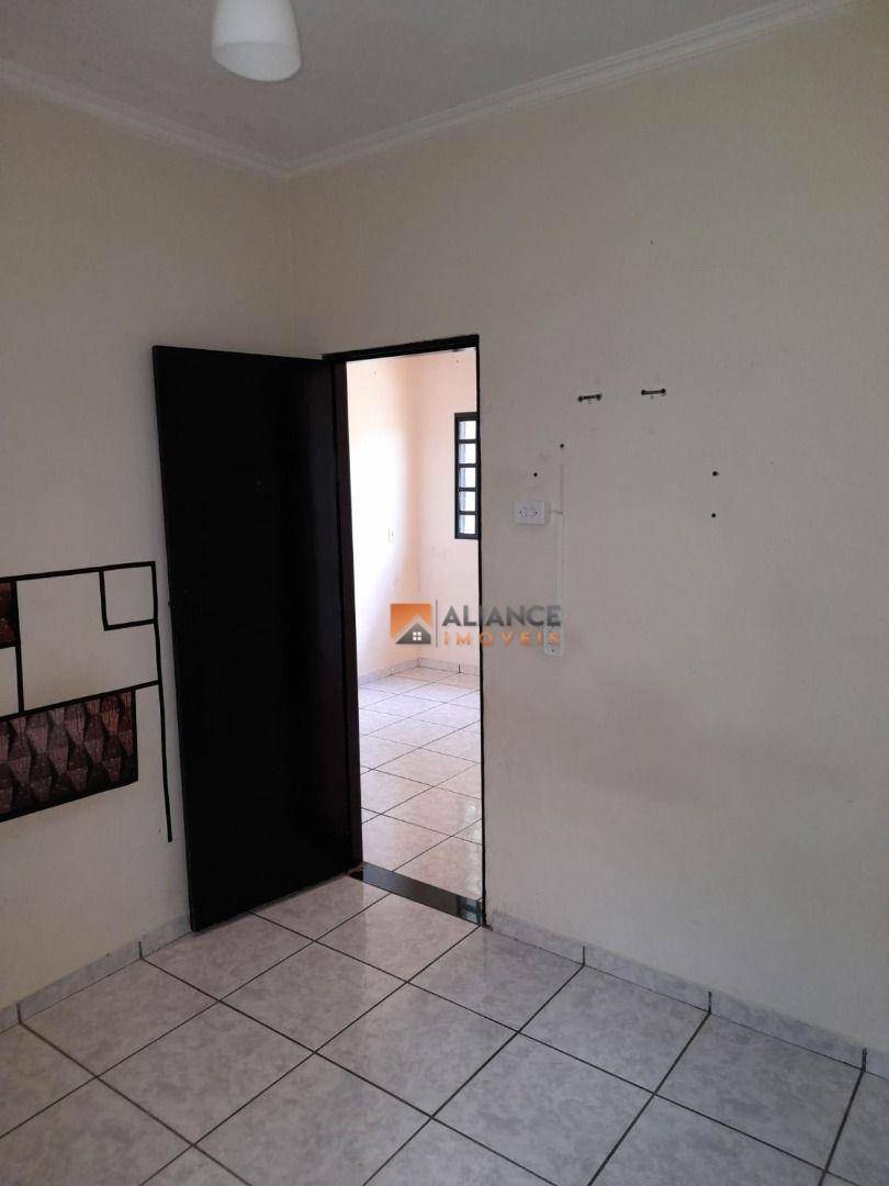 Casa à venda com 3 quartos, 79m² - Foto 5