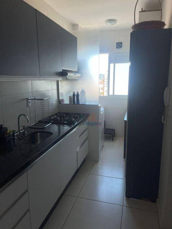 Apartamento para alugar com 3 quartos, 91m² - Foto 3