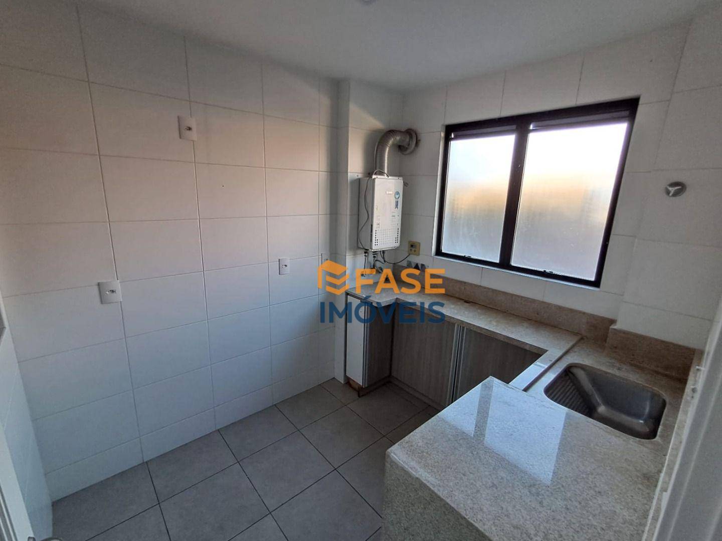 Apartamento à venda com 3 quartos, 169m² - Foto 4