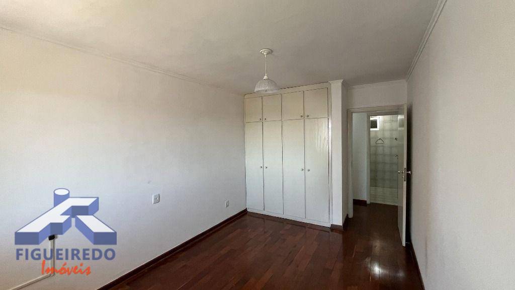 Apartamento à venda com 4 quartos, 197m² - Foto 14