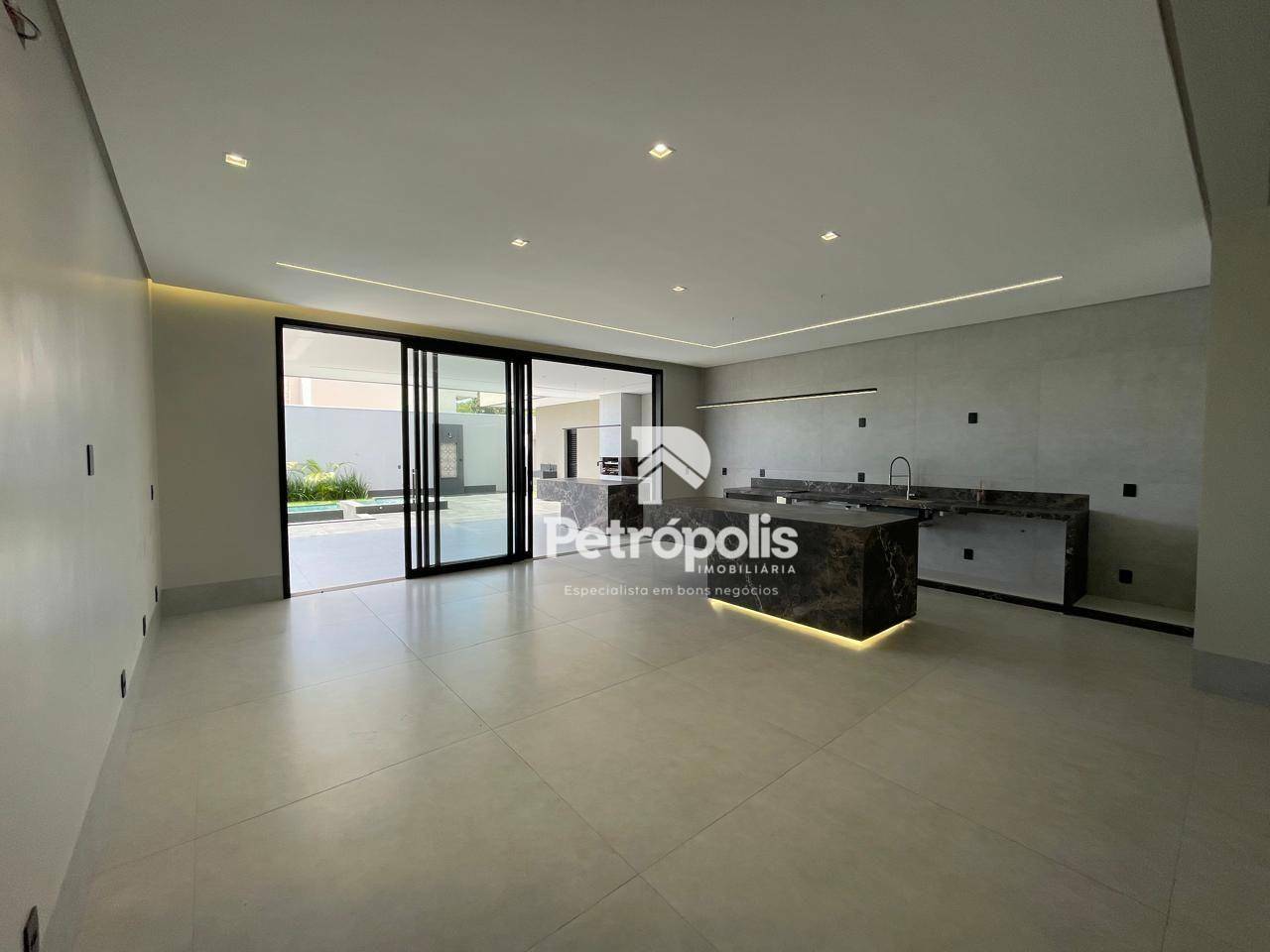 Casa à venda com 3 quartos, 240m² - Foto 14