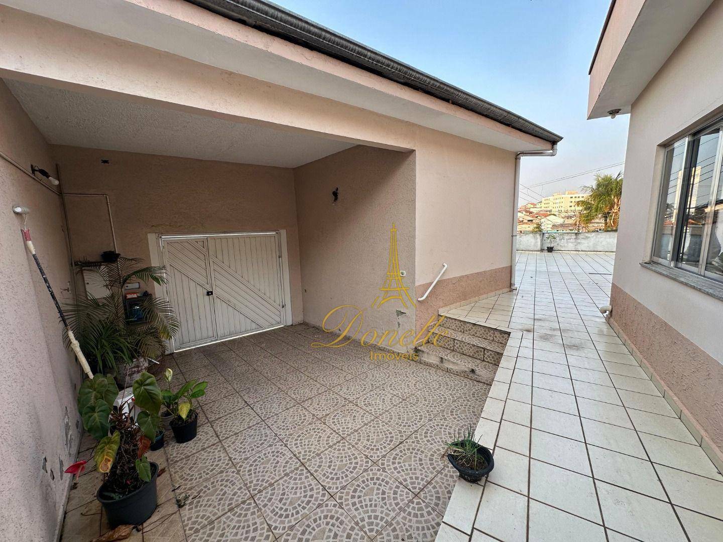 Casa à venda com 3 quartos, 182m² - Foto 4