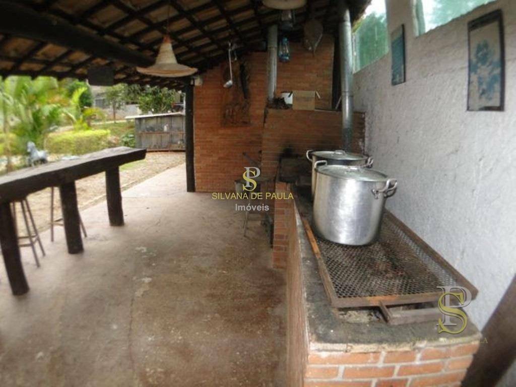 Chácara à venda com 6 quartos, 200m² - Foto 5