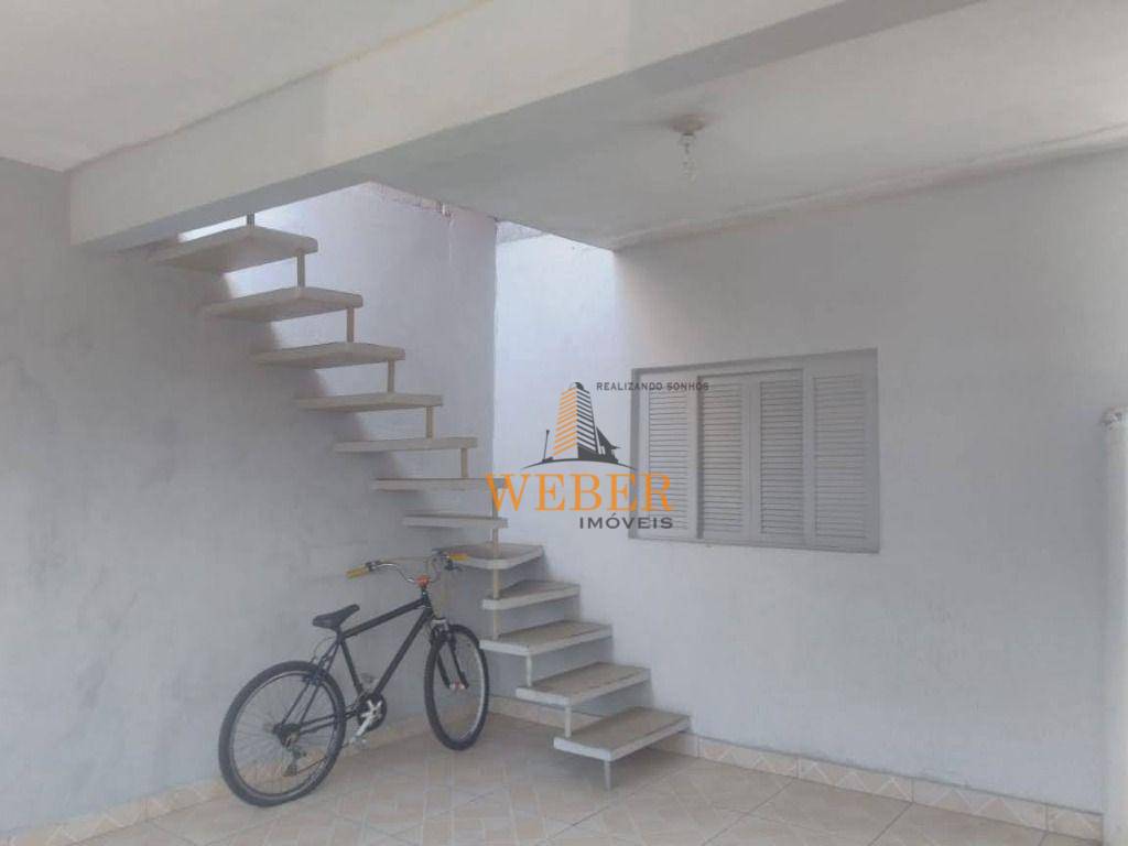 Casa à venda com 3 quartos, 140m² - Foto 2