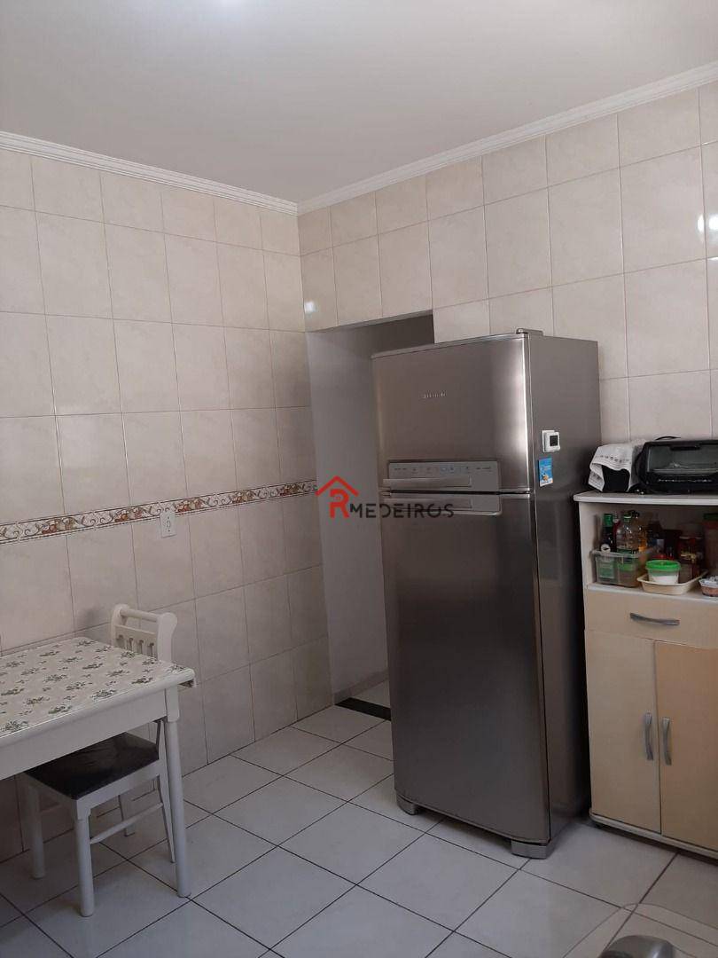 Casa à venda com 3 quartos, 175m² - Foto 7