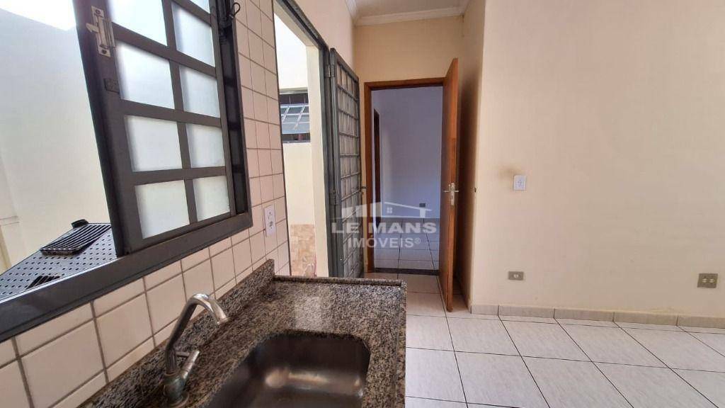 Casa à venda com 4 quartos, 150m² - Foto 13