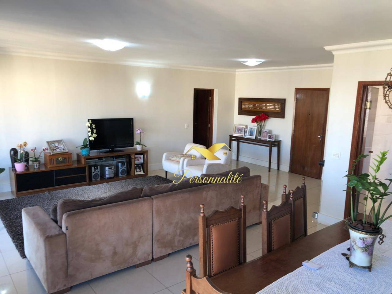 Apartamento à venda com 4 quartos, 198m² - Foto 3