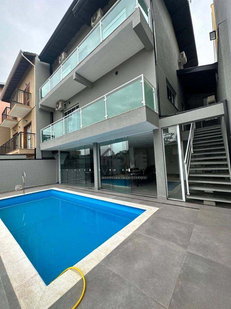 Casa de Condomínio à venda com 4 quartos, 312m² - Foto 1