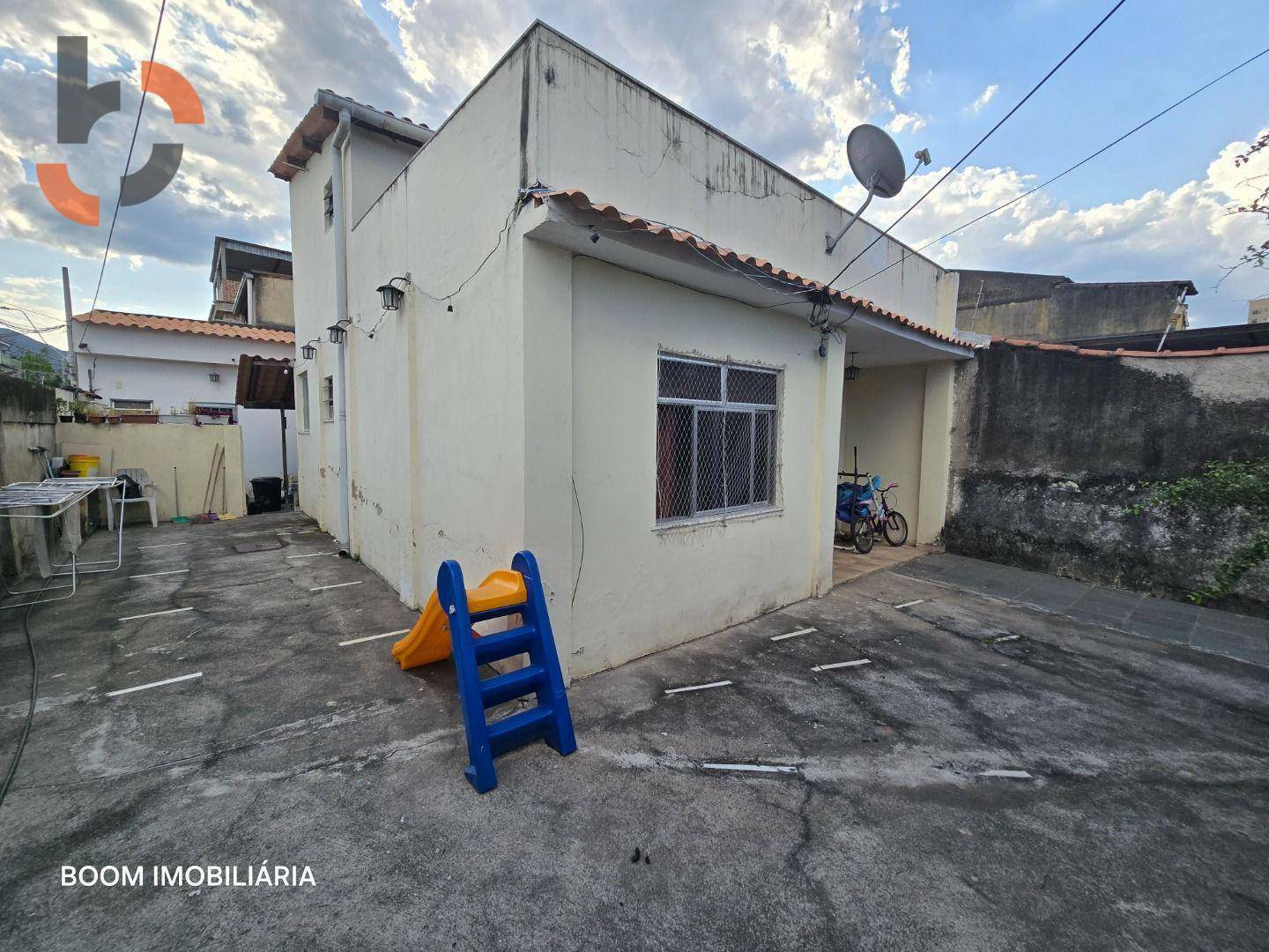 Casa à venda com 2 quartos, 74m² - Foto 2