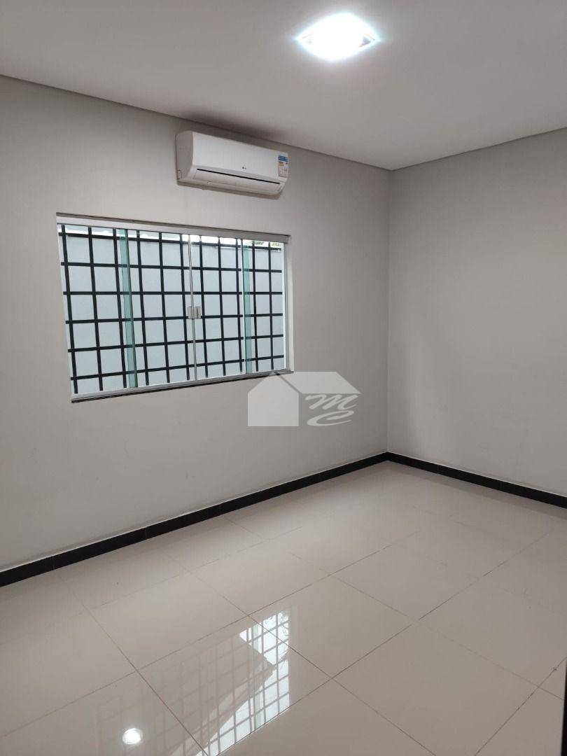 Casa à venda com 3 quartos, 300m² - Foto 4