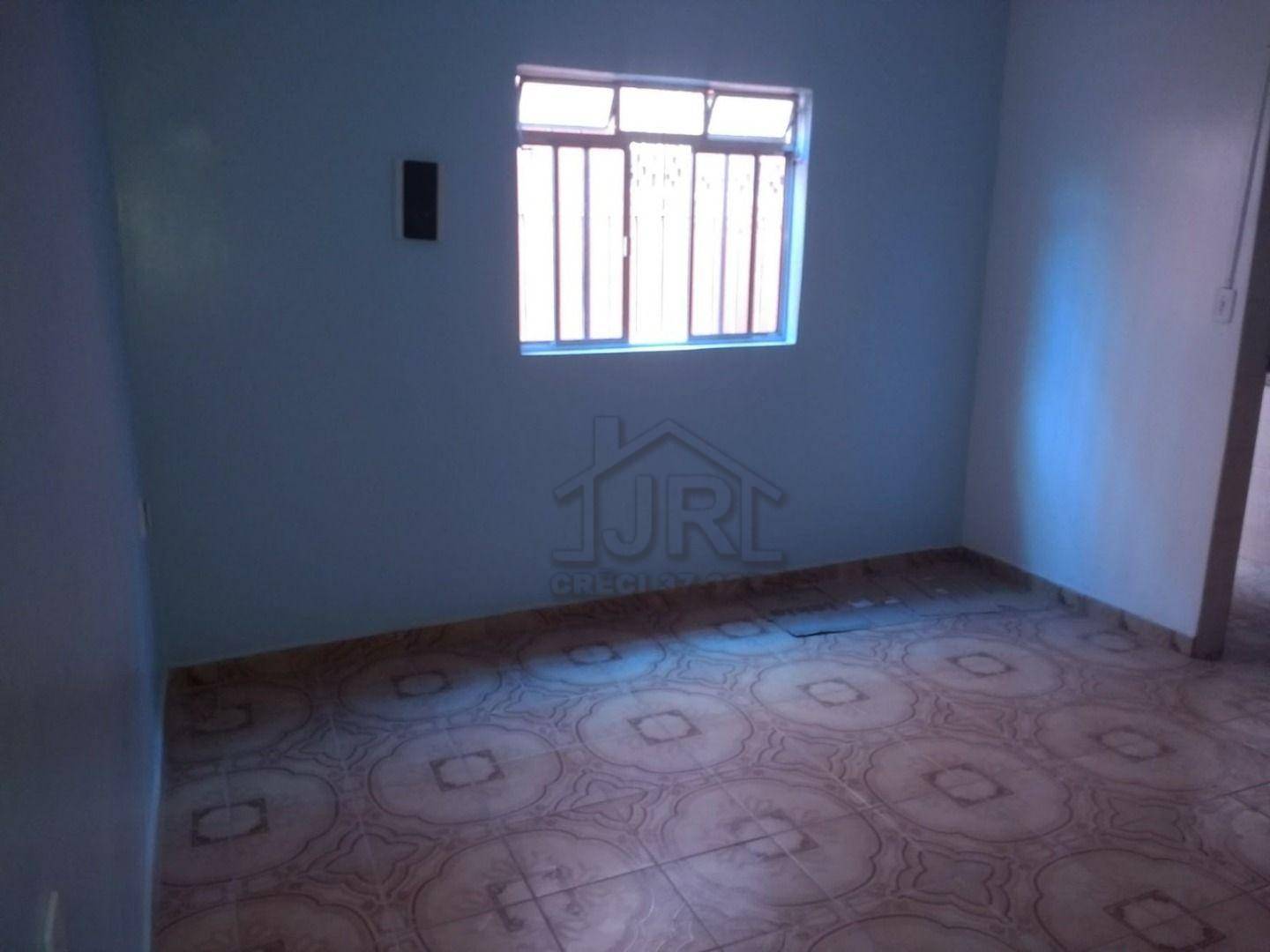 Casa à venda com 4 quartos, 200m² - Foto 3