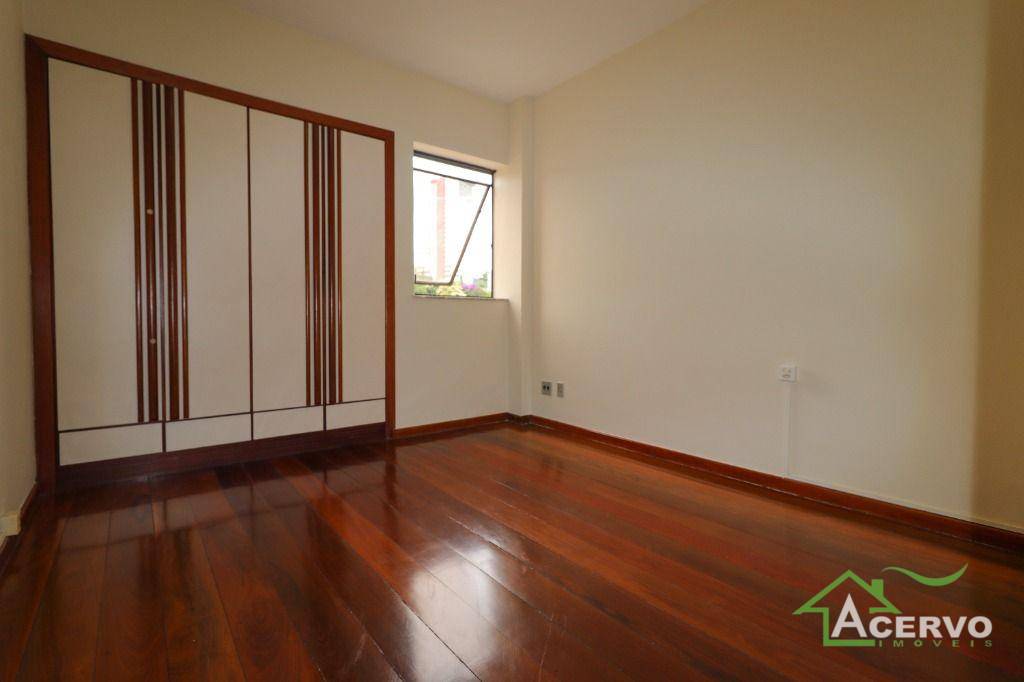 Apartamento para alugar com 3 quartos, 147m² - Foto 8