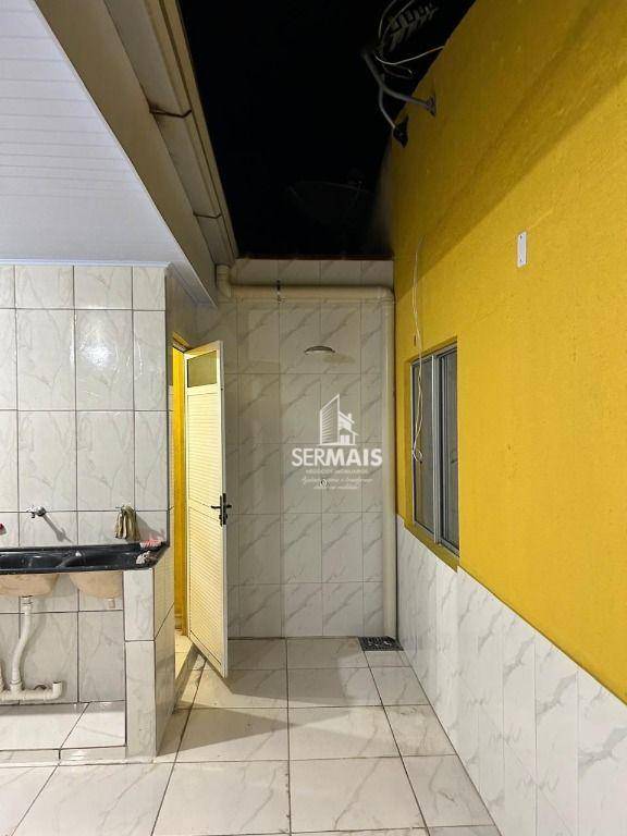 Casa à venda com 3 quartos, 100m² - Foto 5