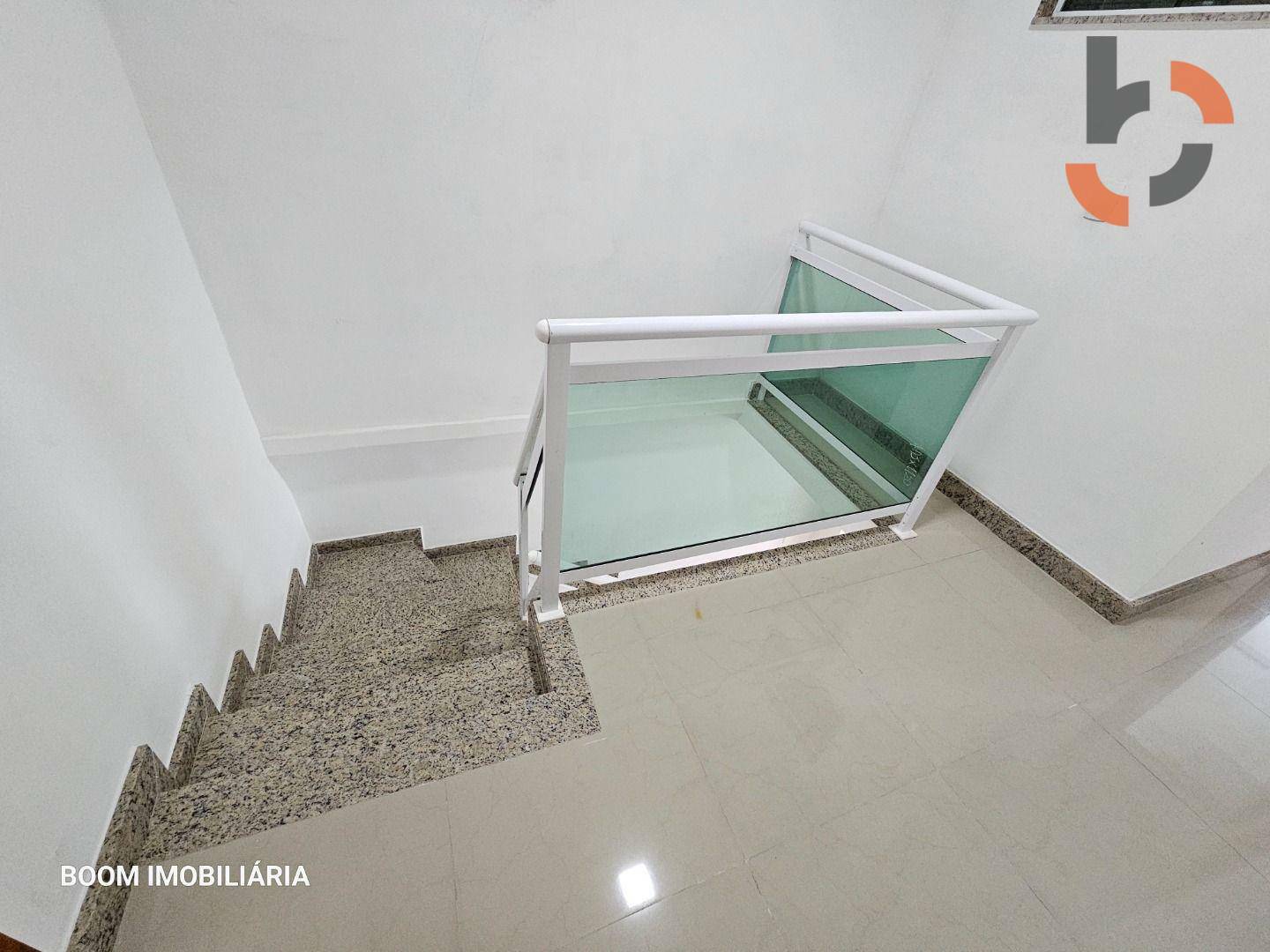 Casa à venda com 5 quartos, 218m² - Foto 18