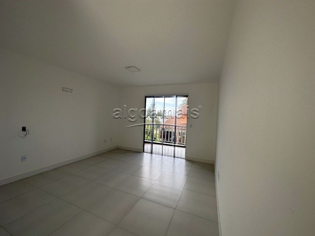 Casa à venda com 3 quartos, 110m² - Foto 4