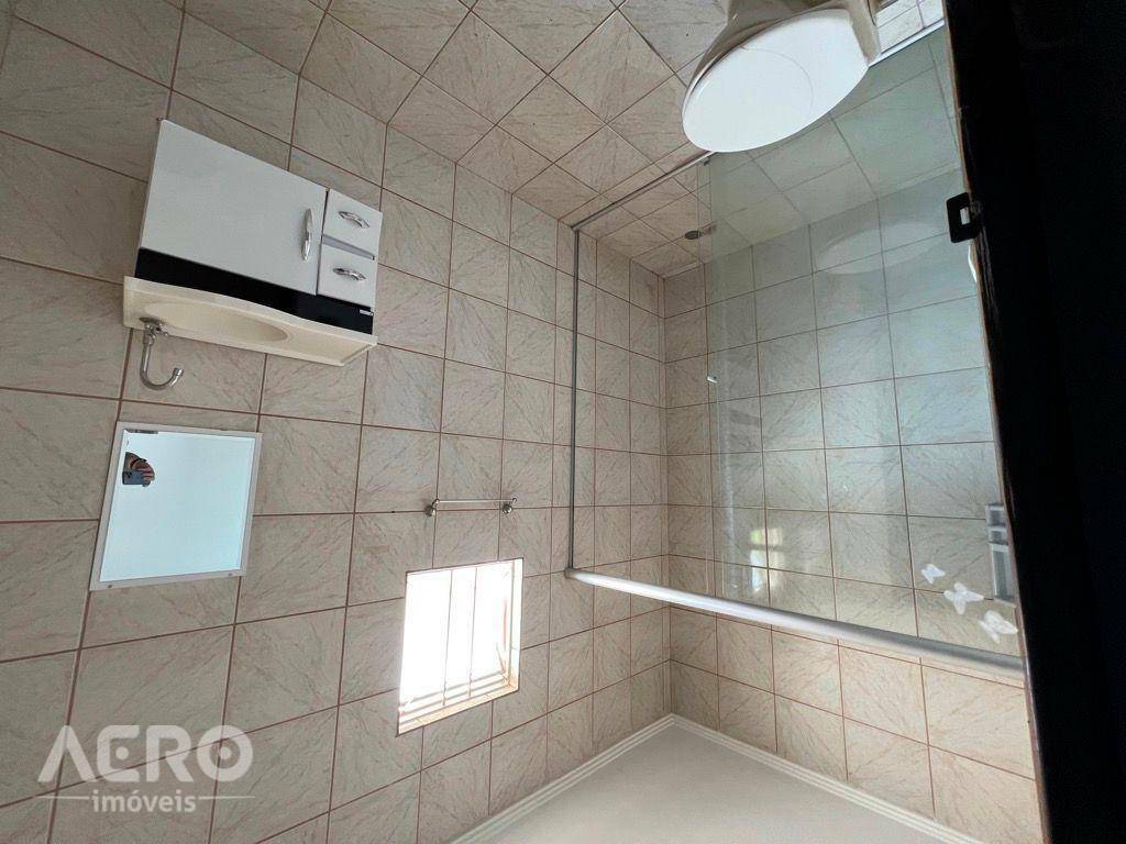 Casa à venda com 4 quartos, 220m² - Foto 15