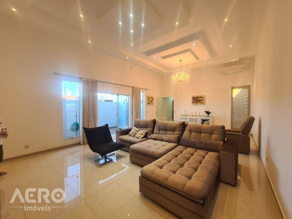 Casa à venda com 3 quartos, 230m² - Foto 10