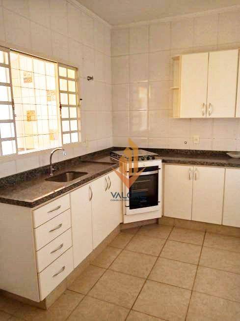 Casa à venda com 2 quartos, 109m² - Foto 11