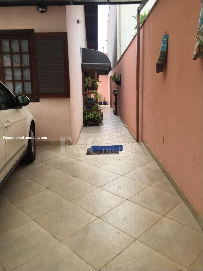 Casa à venda com 3 quartos, 250m² - Foto 3