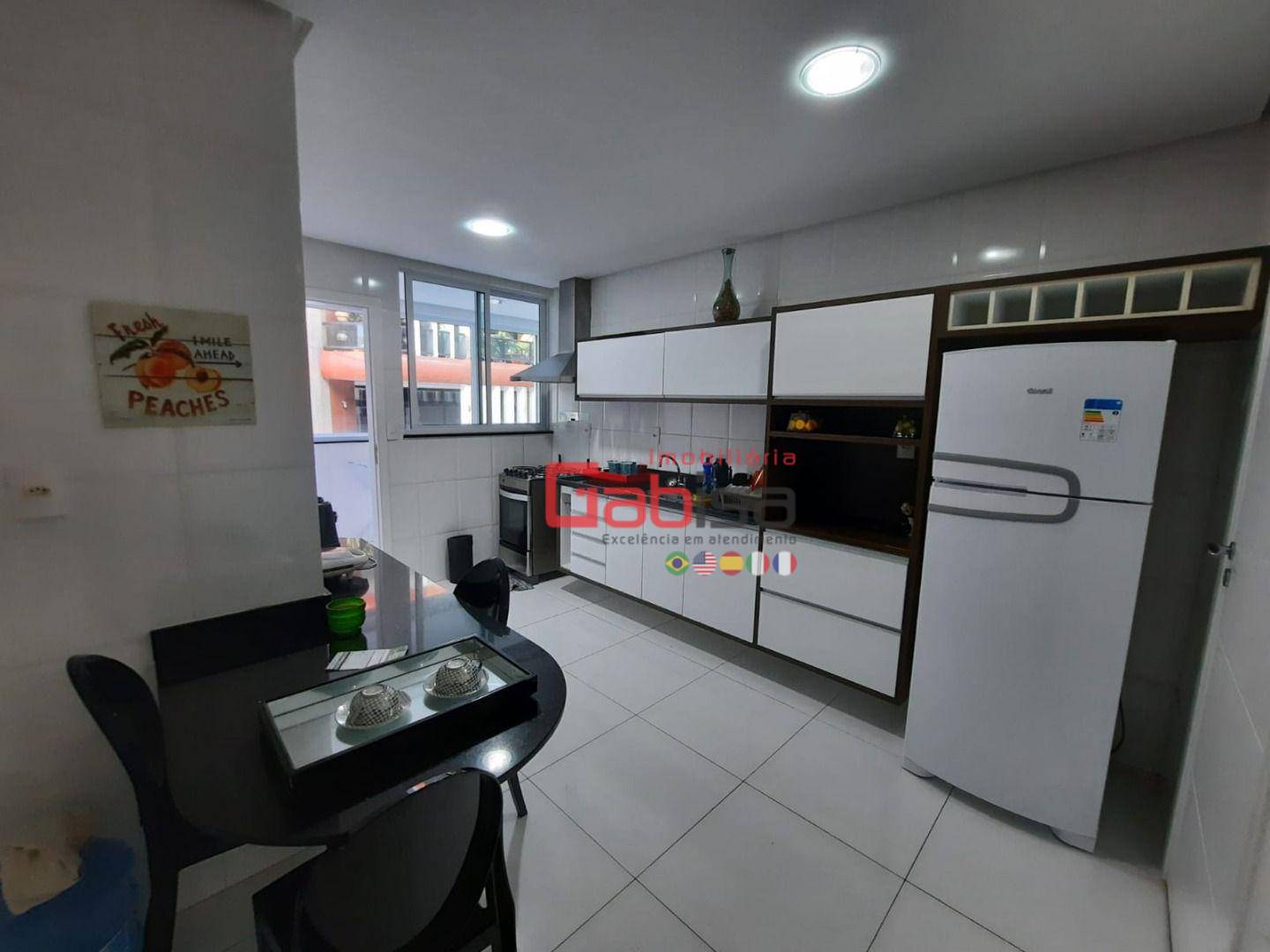 Apartamento à venda com 3 quartos, 140m² - Foto 9