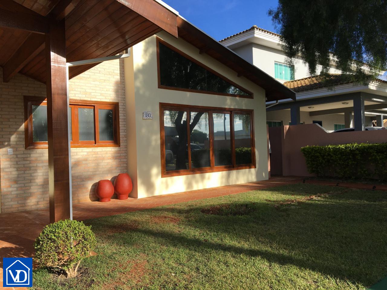 Casa de Condomínio à venda com 4 quartos, 232m² - Foto 4