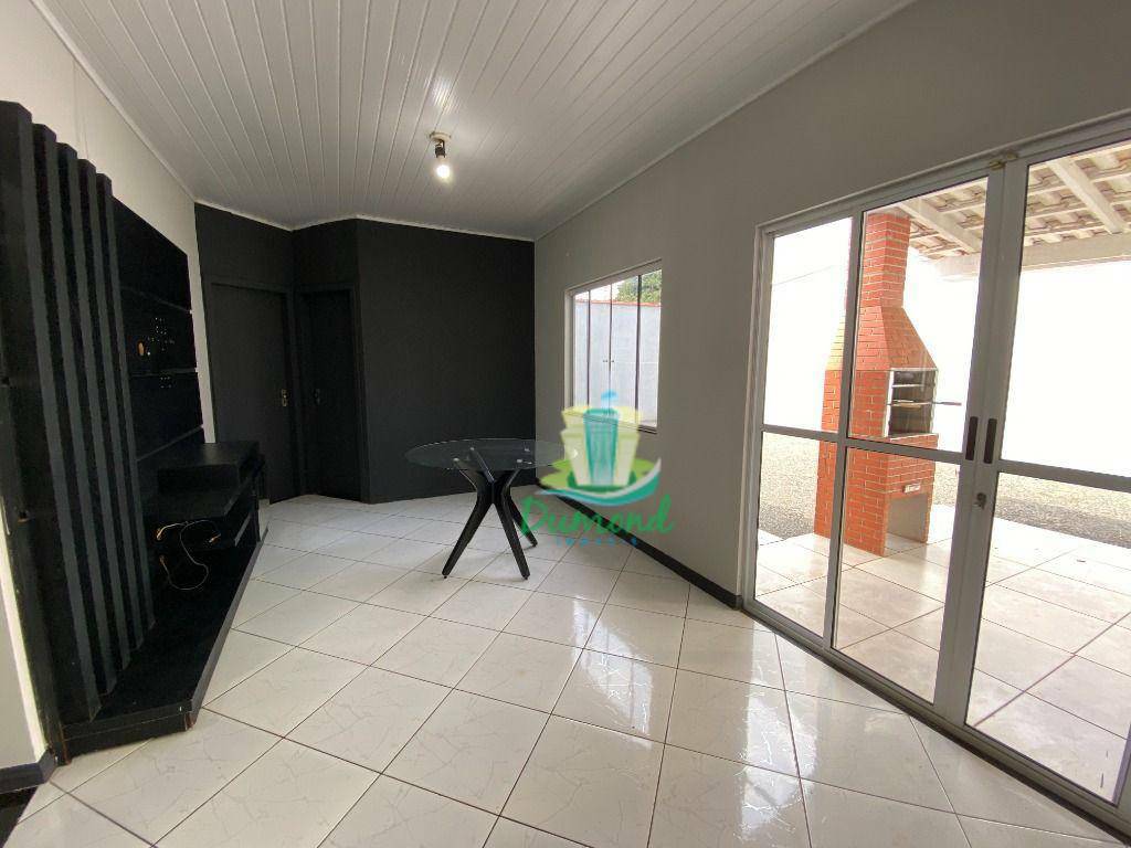 Casa para alugar com 3 quartos, 75m² - Foto 9