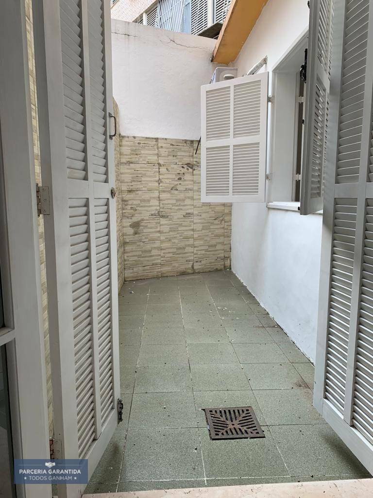 Apartamento à venda com 2 quartos, 70m² - Foto 14