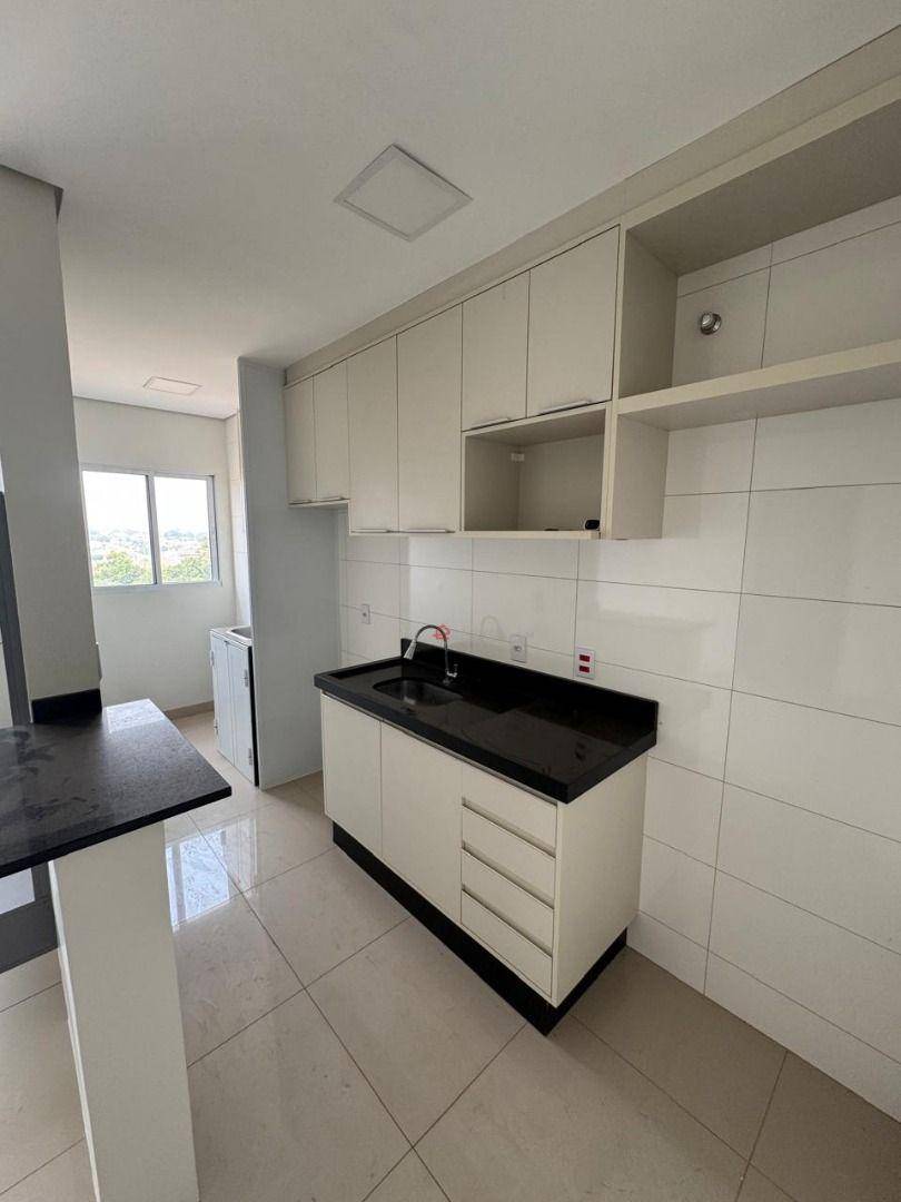 Apartamento para alugar com 2 quartos, 69m² - Foto 9