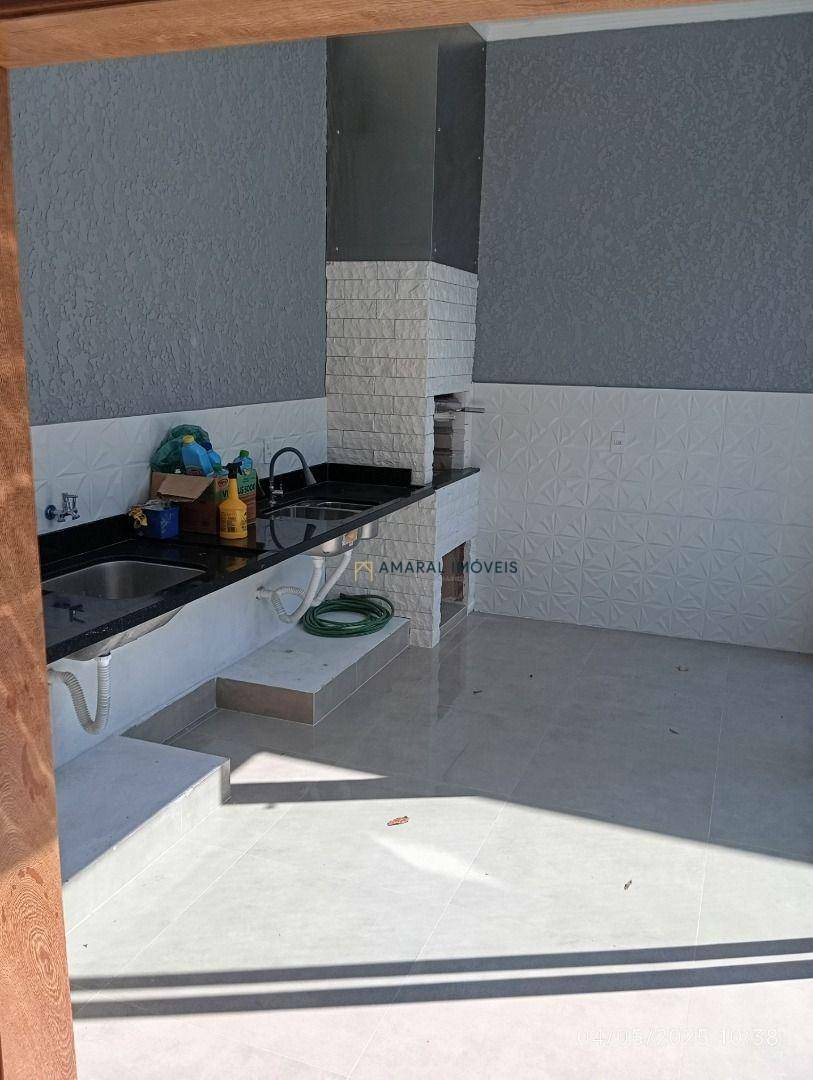 Sobrado à venda com 4 quartos, 200m² - Foto 4
