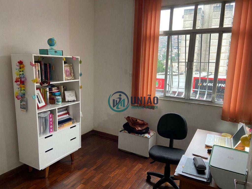 Apartamento à venda com 3 quartos, 75m² - Foto 1