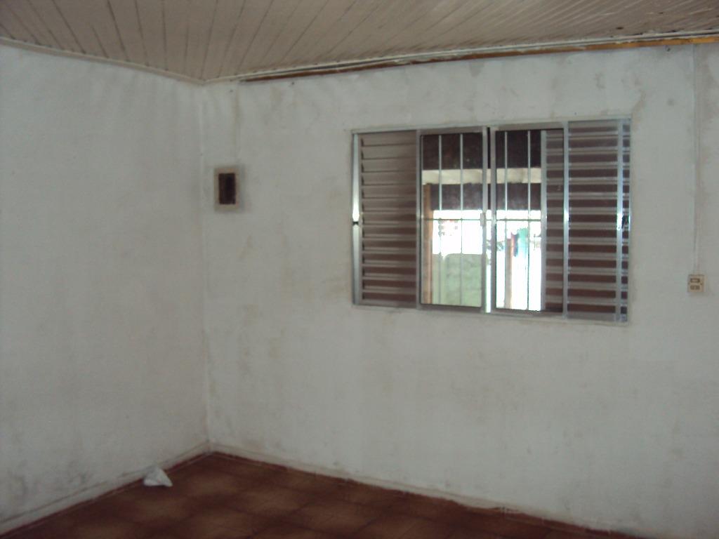 Casa à venda com 1 quarto, 125m² - Foto 2